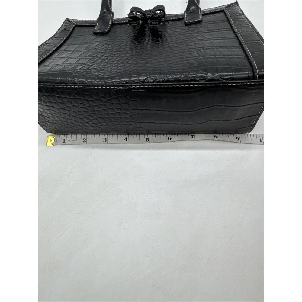 Vintage LIZ CLAIBORNE Black crocodile-embossed faux leather‎ handbag W/ Bow